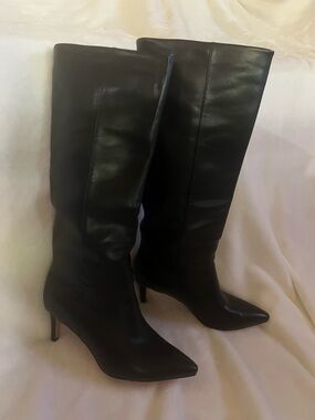 Classic Black Pointed-Toe Knee-High Heeled Boots